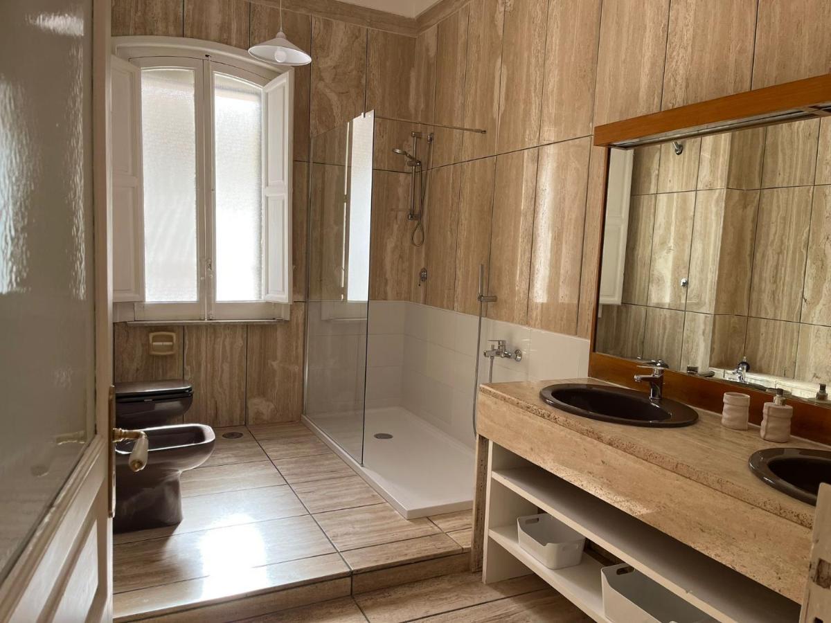 Casa In Centro Con Terrazzo Lägenhet Bari Exteriör bild