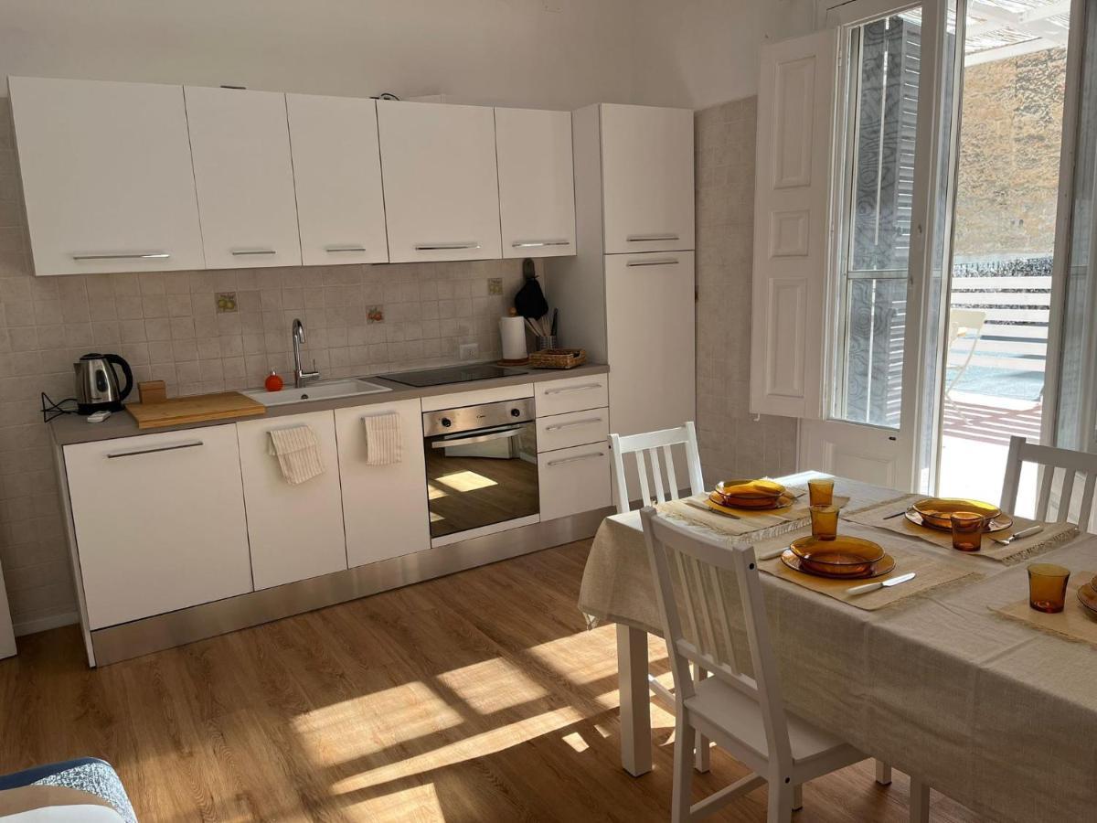 Casa In Centro Con Terrazzo Lägenhet Bari Exteriör bild