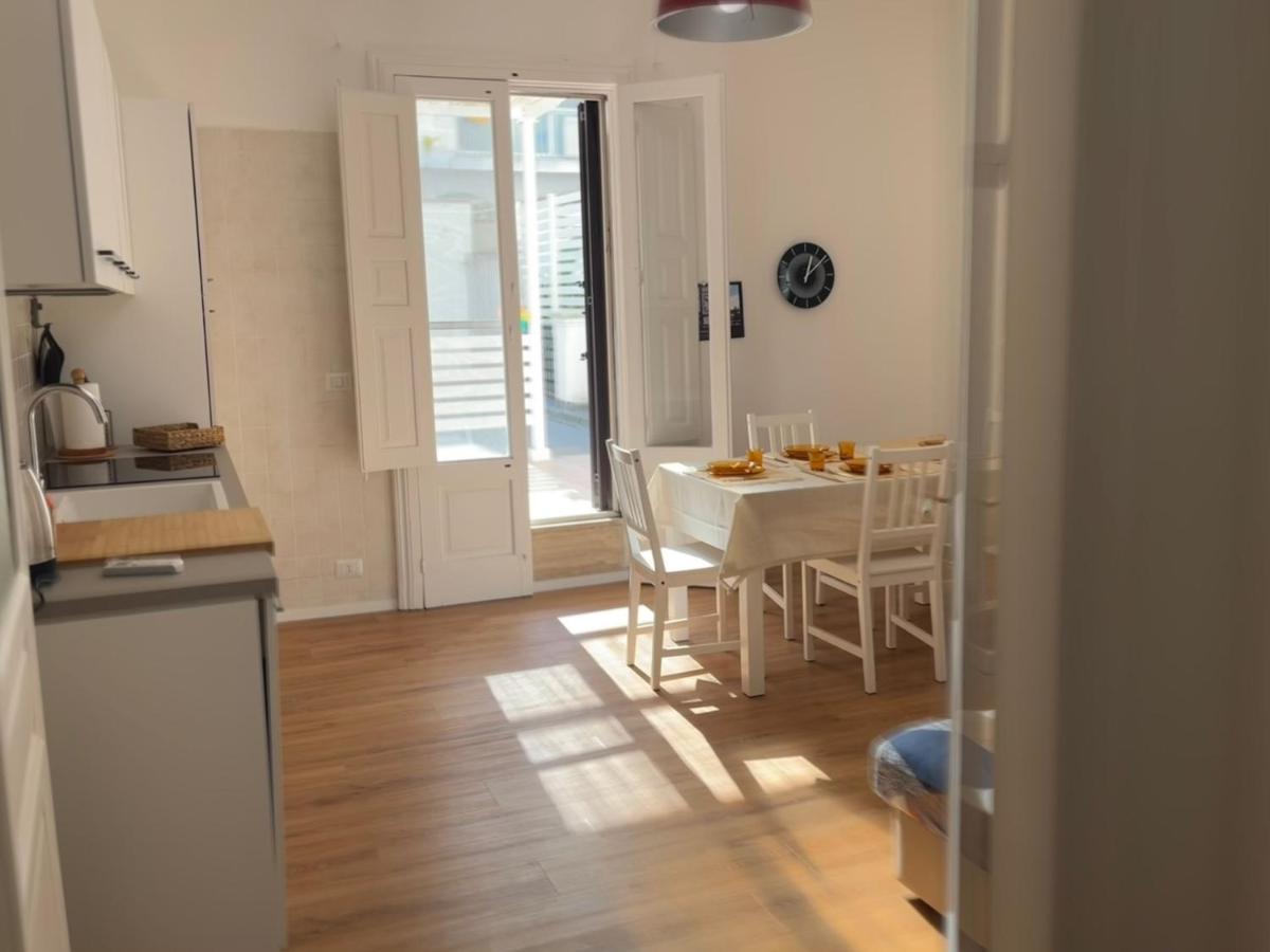 Casa In Centro Con Terrazzo Lägenhet Bari Exteriör bild